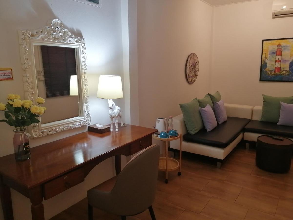 טראט Rynn Hotel מראה חיצוני תמונה