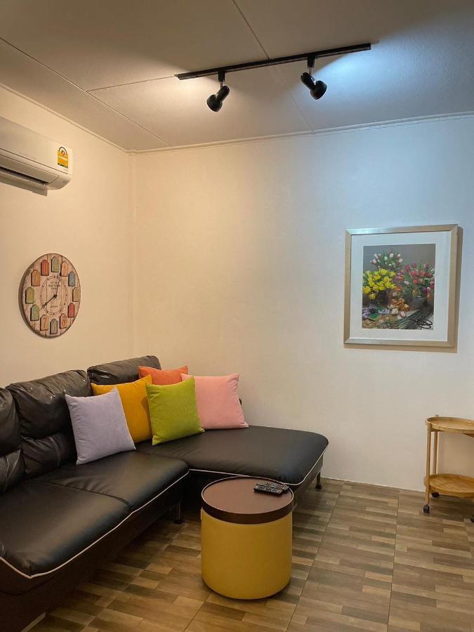 טראט Rynn Hotel מראה חיצוני תמונה